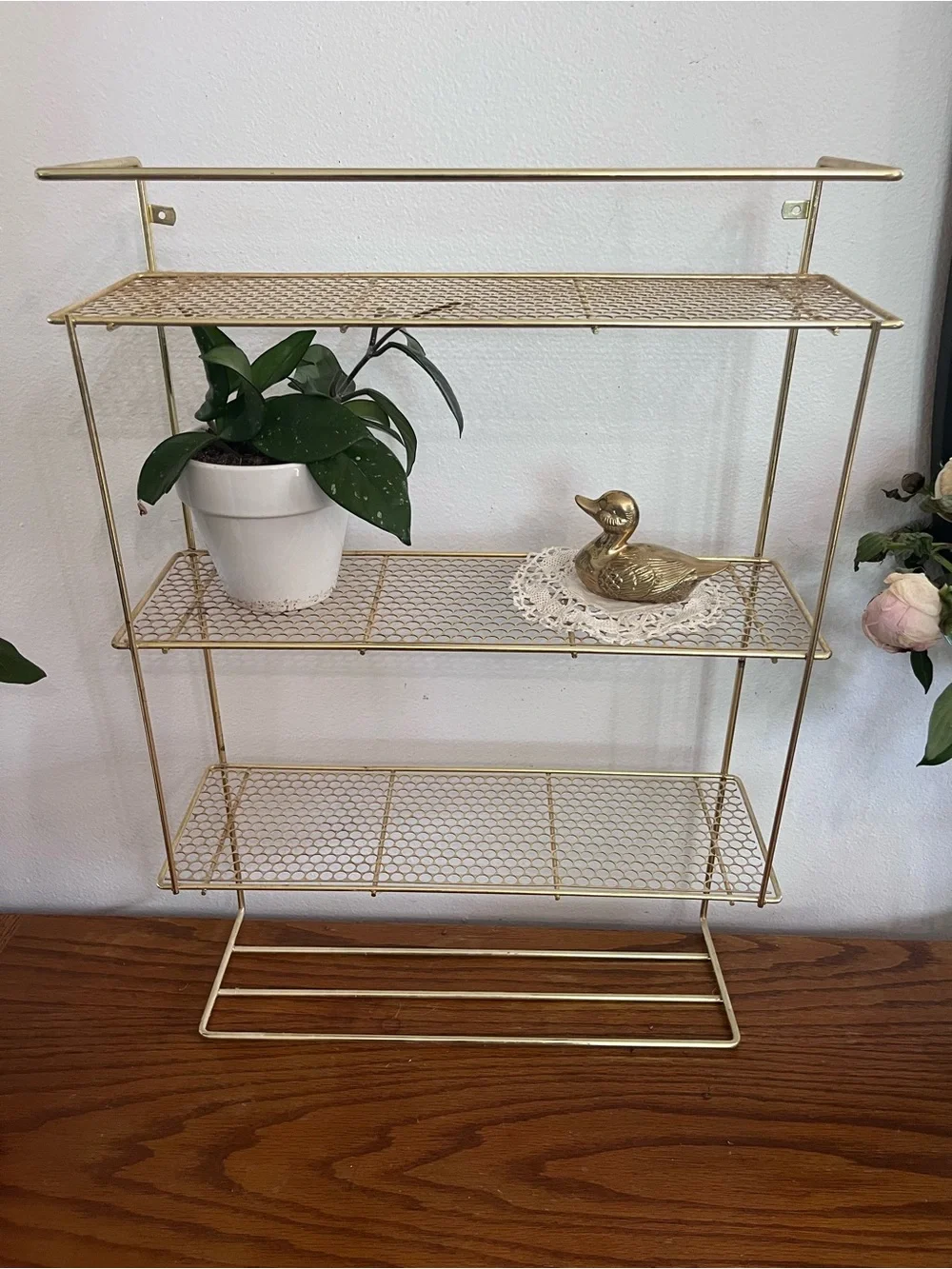 Vintage Gold Wire 3-Tier Wall Shelf